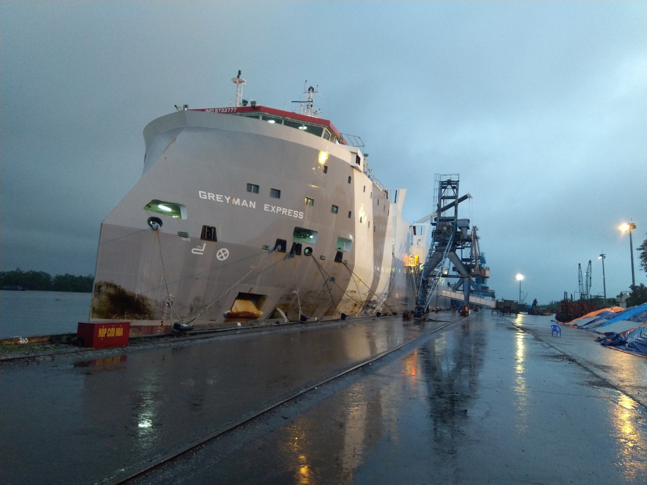 Tầu Bò Úc GRAYMEN EXPRESS cảng Cá HP