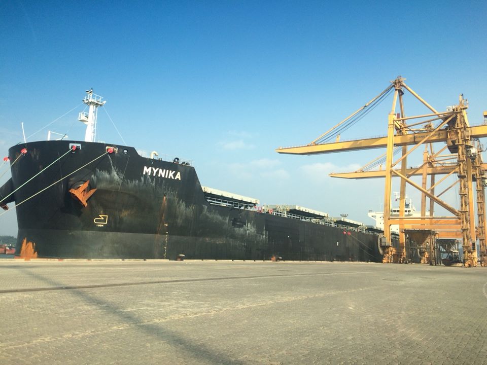Tàu MYNIKA hàng Ngô cảng Cái Lân