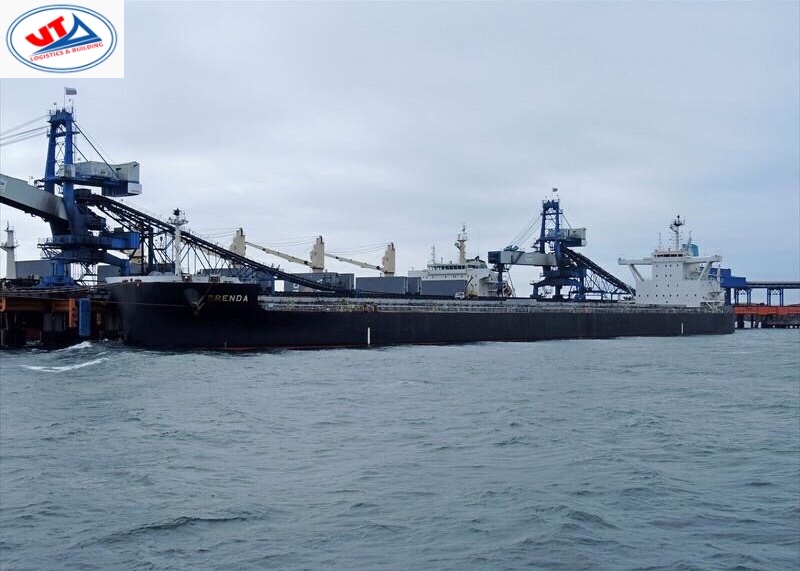 Tầu BRENDA mang theo 67.000 tấn Ngô Mỹ Cảng Phú Mỹ - VT -> Cảng Cái Lân - QN