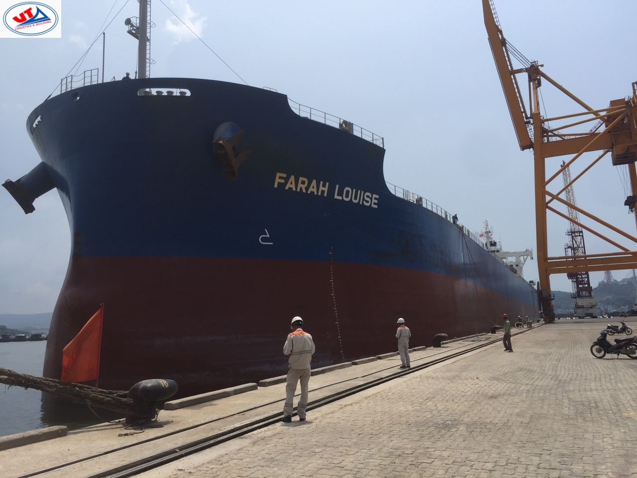 Tàu MV FARA LOUISE  khô đậu cảng Cái Lân