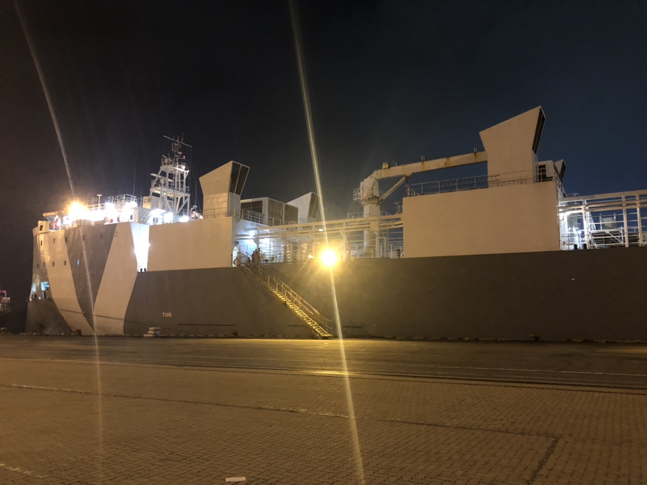 Tầu bò MV Dareen cảng Chùa Vẽ