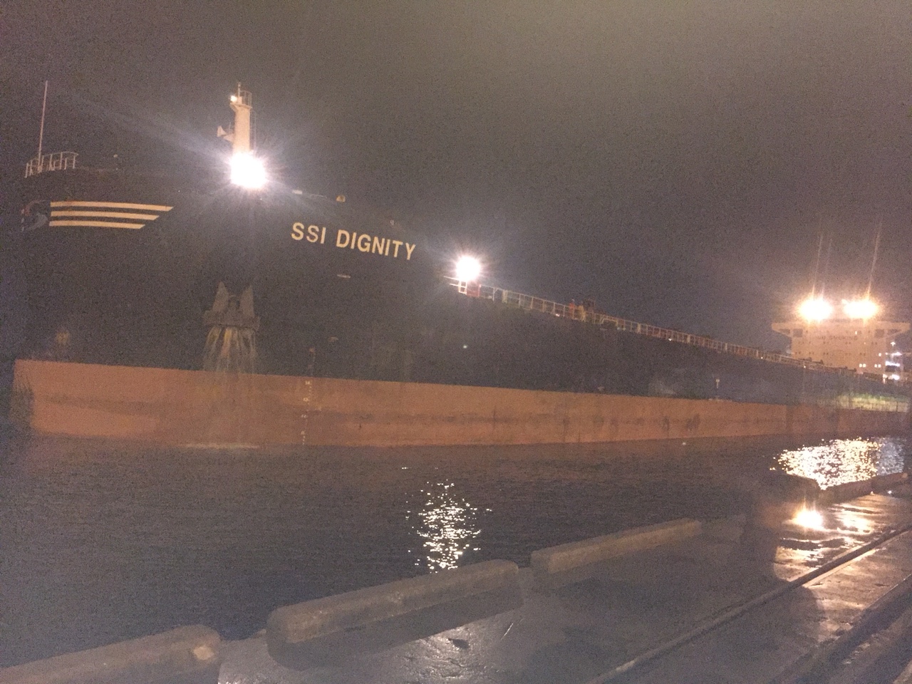 Tàu SSI DIGNITY Ngô cảng Cái Lân