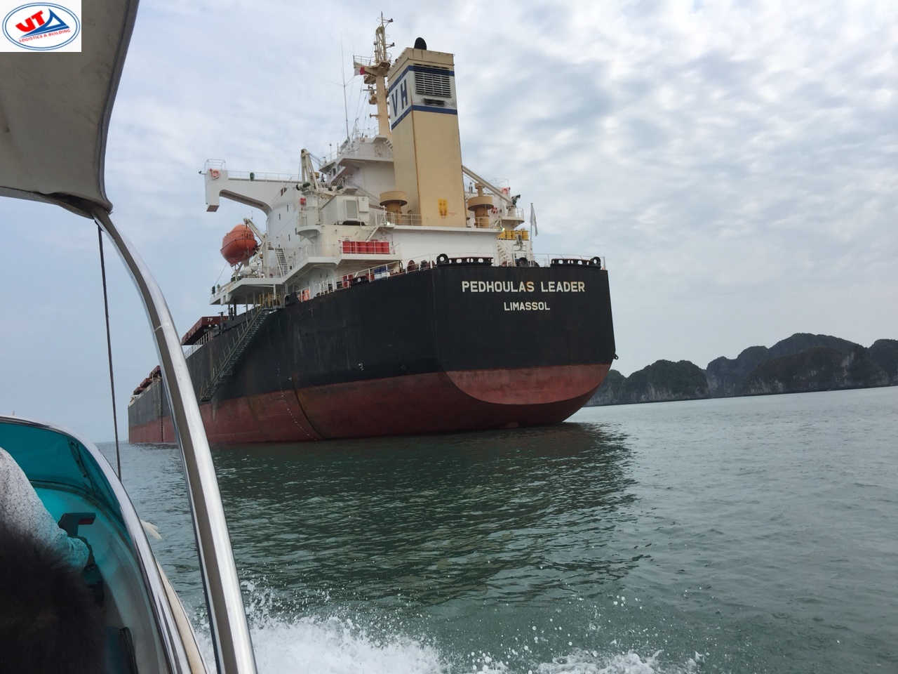 Tầu PEDHOULAS LEADER hàng khô đậu cảng Cái Lân